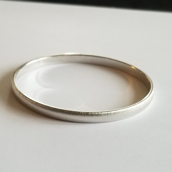 Vintage Monet bangle bracelet silver tone textured finish - Picture 13 of 13